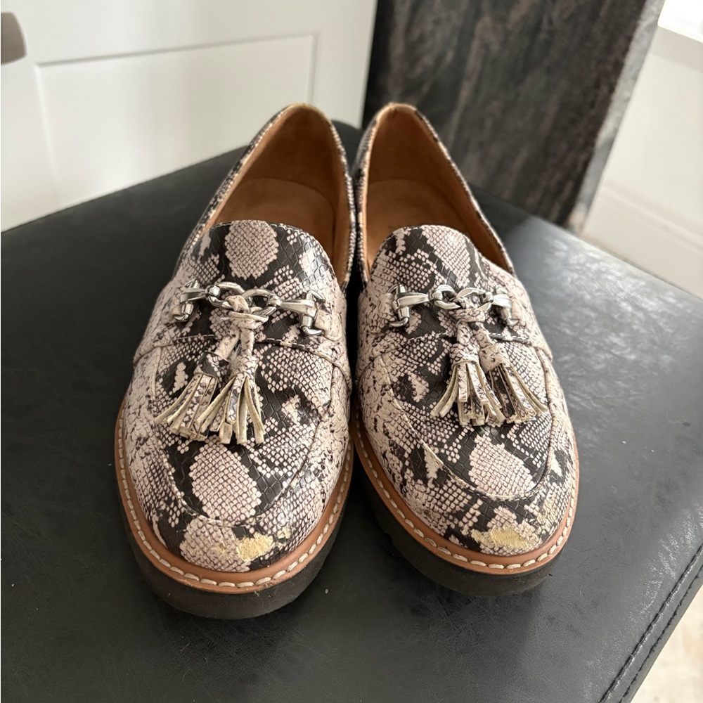 Faux Snakeskin Tassel Loafers